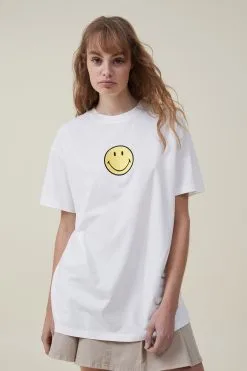 Cotton On Women Lcn Smiley Boyfriend Fit Graphic Tee