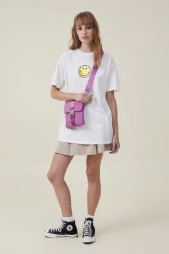 Cotton On Women Lcn Smiley Boyfriend Fit Graphic Tee 9 Cotton On Women Lcn Smiley Boyfriend Fit Graphic Tee -Sweaters And Cardigans Sales 2056335 01 4