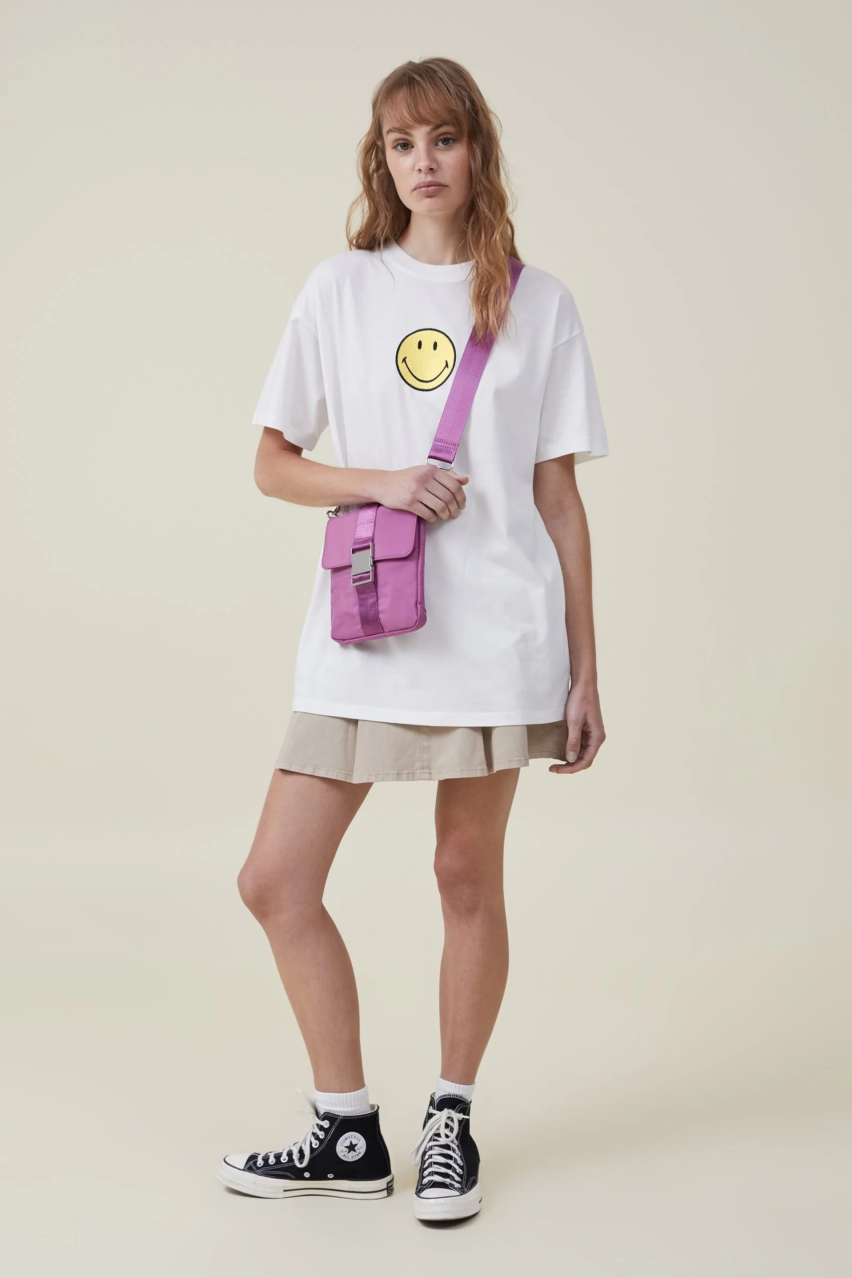 Cotton On Women Lcn Smiley Boyfriend Fit Graphic Tee 6 Cotton On Women Lcn Smiley Boyfriend Fit Graphic Tee - Image 4